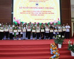 Phòng Giáo dục và Đào tạo huyện Điện Biên Đông tổ chức Lễ tuyên dương, khen thưởng học sinh và giáo viên có thành tích trong các kỳ thi, cuộc thi, hội thi cấp tỉnh, năm học 2023-2024