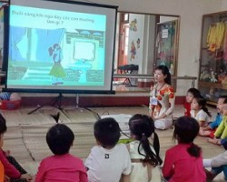 Đoàn kiểm tra công nhận đạt chuẩn, duy trì đạt chuẩn phổ cập giáo dục - xóa mù chữ huyện Điện Biên Đông năm 2020