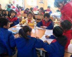 Đoàn kiểm tra công nhận đạt chuẩn, duy trì đạt chuẩn phổ cập giáo dục - xóa mù chữ huyện Điện Biên Đông năm 2020
